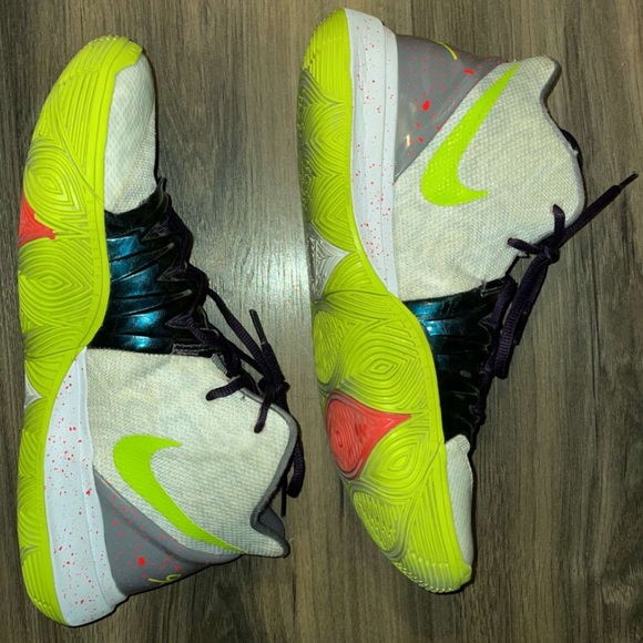 Kyrie 5 Mamba Mentality - Size 11.5 - Picture 2 of 2